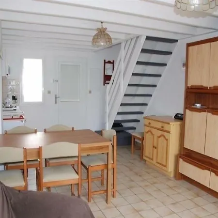 Дом отдыха House Maison De Vacances Proche Plages Et Commerces *